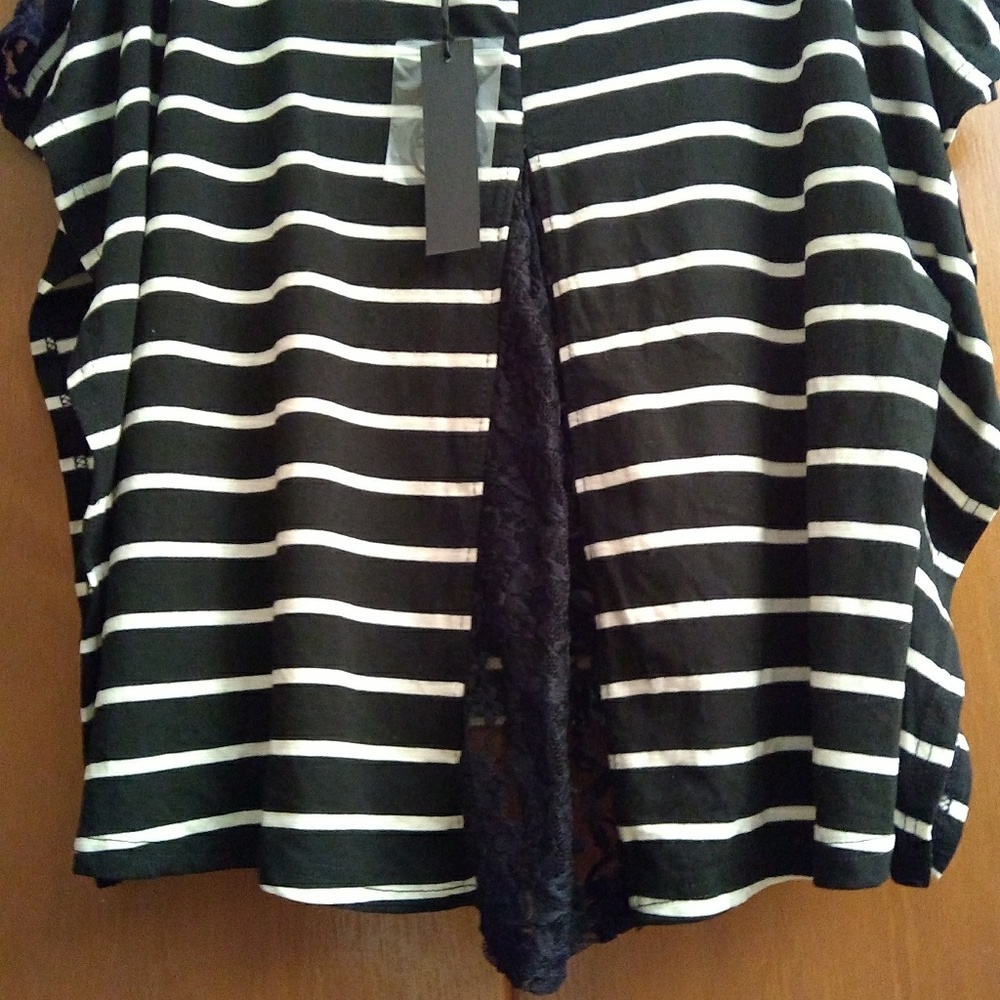 *Final Sell Price* Poof Apparel Top - Picture 2 of 7
